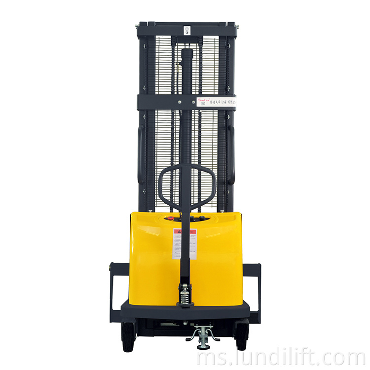 Stacker Used In Small Warehouse